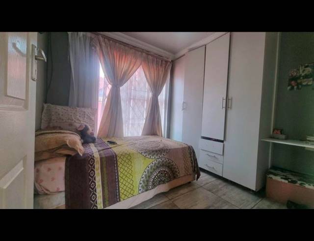 3 BEDROOM HOUSE FOR SALE IN THE ORCHARDS